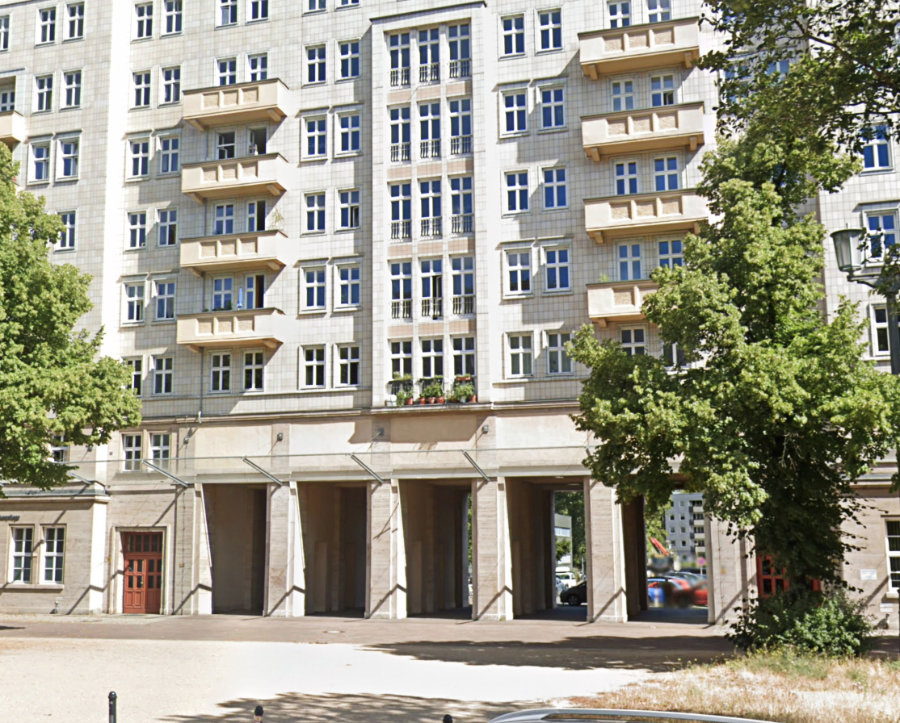 Durchgang beim Strausberger Platz, Karl-Marx-Allee 59-61 Berlin Friedrichshain